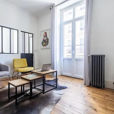 Apartament Le Louvre - Proche Thermes Chic & Douillet *