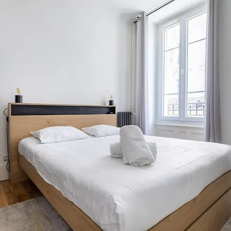 Апартаменты Le Louvre - Proche Thermes Chic & Douillet *